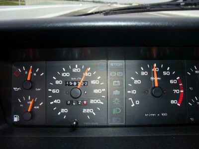 Resize of 100_8197.JPG (59.25 KiB) Przejrzano 5107 razy Ktoś kiedyś prosił o taką fotkę. Przy 4000 rpm CTI śmiga równo 140. W starym Gentry na skrzyni z 1,6 GTI miałem o 20 km/h mniej...