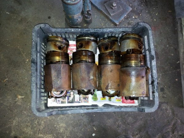 tłoki stare.jpg (229.49 KiB) Przejrzano 6053 razy tłoki stare.jpg