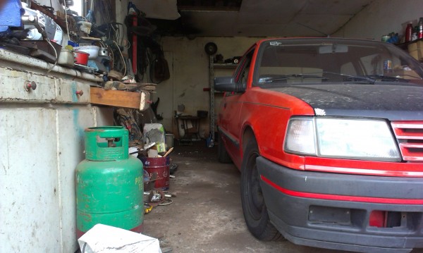 2013-08-12 17.22.21.jpg (771.27 KiB) Przejrzano 8913 razy garaż średnio zdeburdelizowany :P