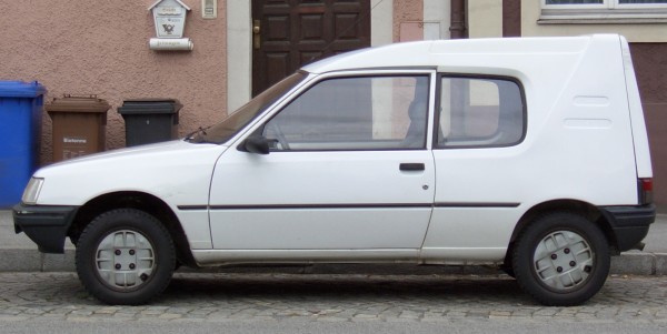 Peugeot_205_Multi_Durisotti.jpg