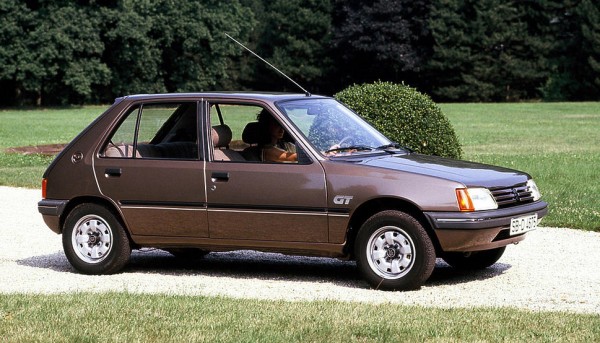 1983-1994-peugeot-205-4180_9280_969X727.jpg