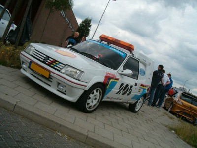 205VAN.jpg
