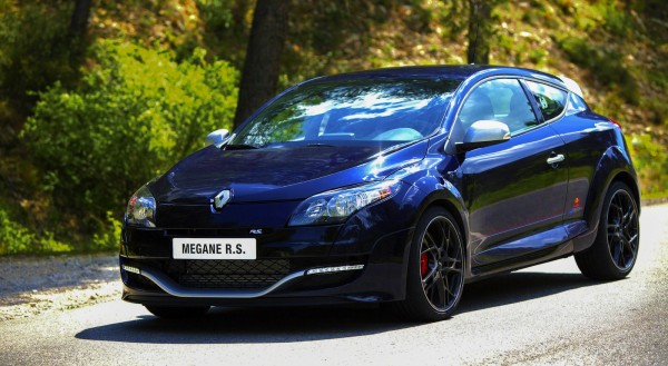 Renault-Megane-RS-Red-Bull-Racing-RB8-3.jpg