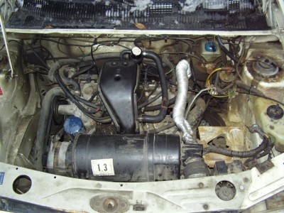 Peugot205 silnik 002.JPG