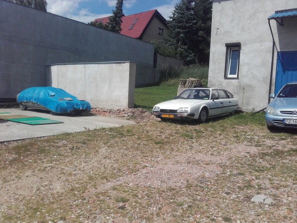 cx 049.jpg (2.87 MiB) Przejrzano 19981 razy Pod niebieską plandeką CX z pierwszych miesięcy rozpoczęcia produkcji z 74 roku