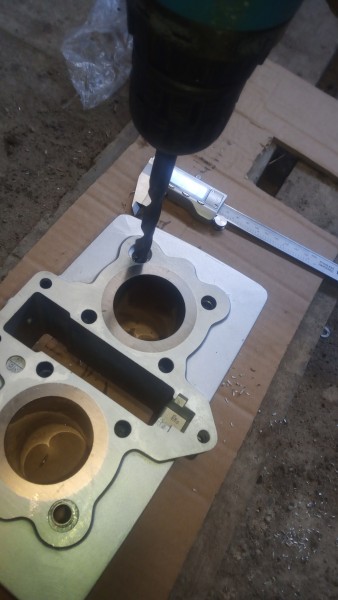 IMG_20210227_145107.jpg (1.19 MiB) Przejrzano 12305 razy Przeoczona tulejka ale nie ustalająca.